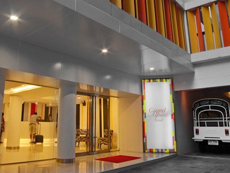 Grand Alpine Hotel Bangkok Exteriér fotografie